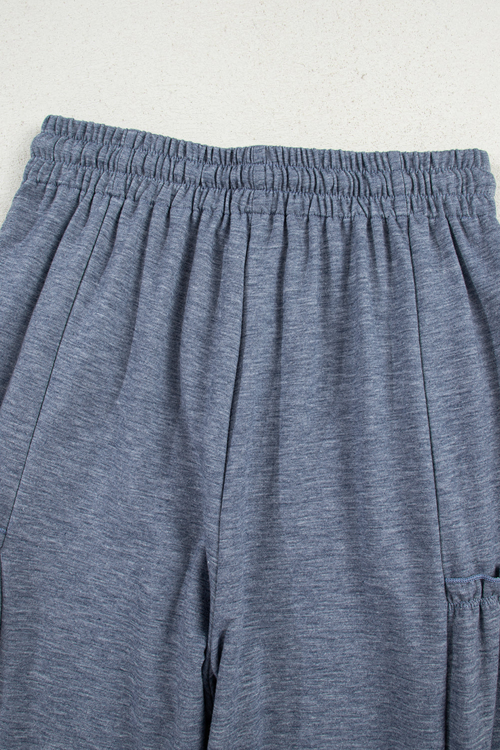 Pantalon ample à taille élastique avec cordon de serrage et détails froncés