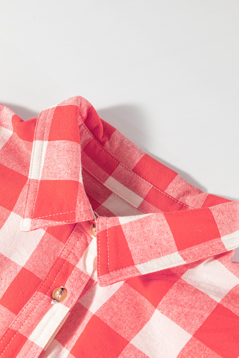 Robe chemise oversize rose à carreaux avec manches bouffantes et ourlet arrondi