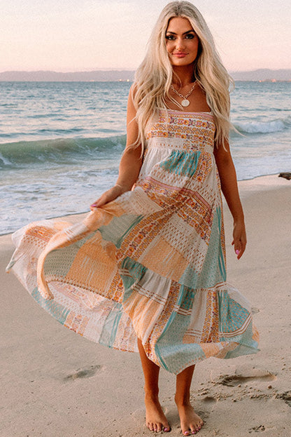 Robe longue bohème à imprimé patchwork multicolore et encolure carrée