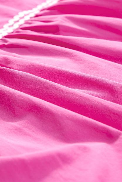 Robe étagée à manches courtes volantées et col en V, colorblock rose fraise et zigzag