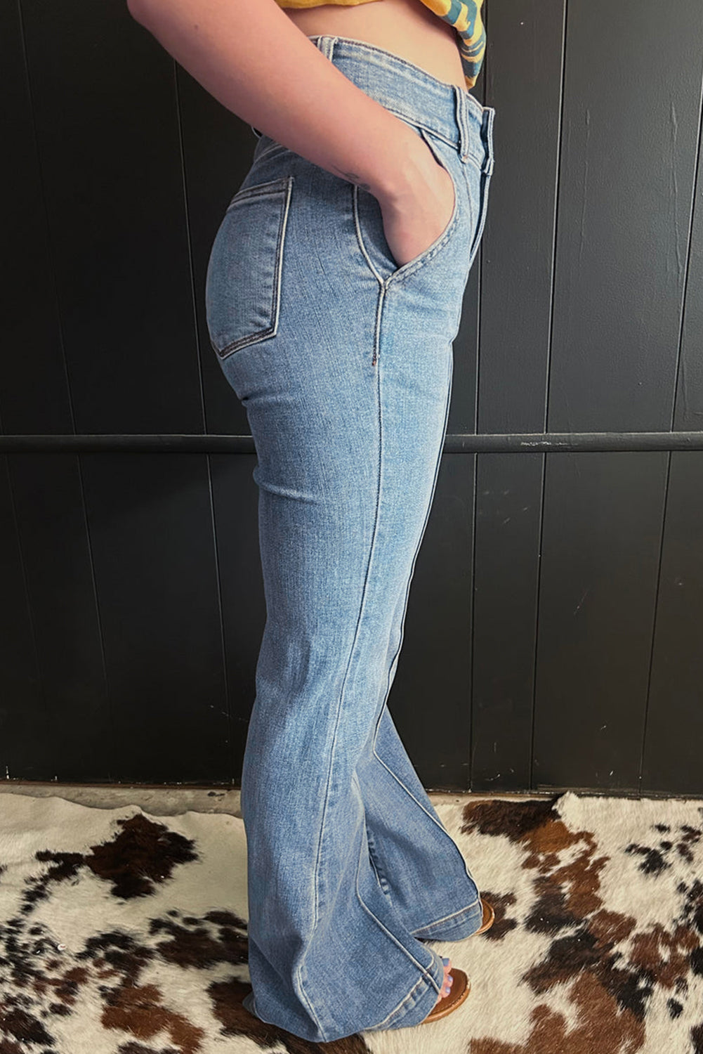 Jean bootcut taille haute bleu crépuscule à 2 boutons et liseré