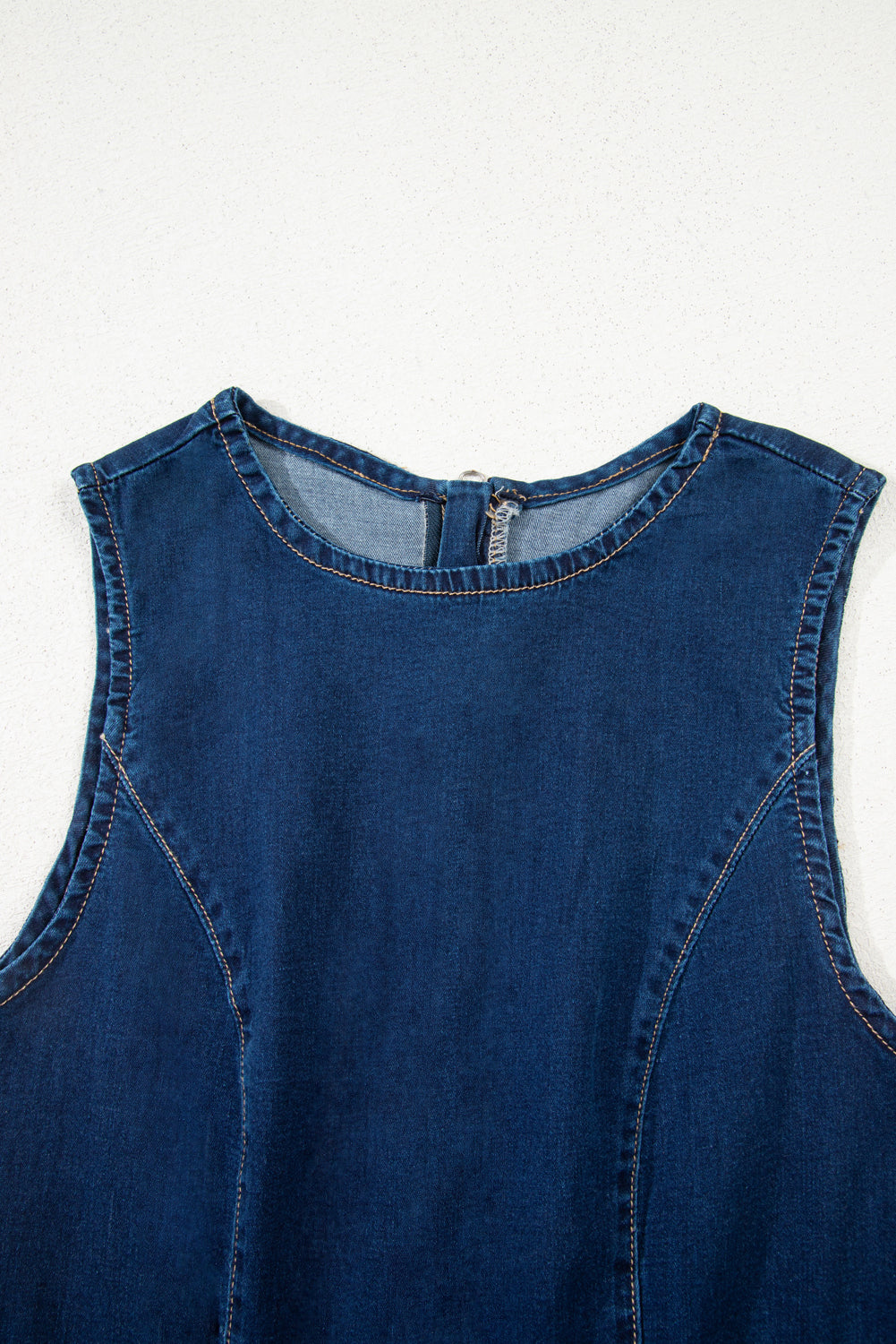 Robe courte moulante en jean sans manches zippée bleu délavé
