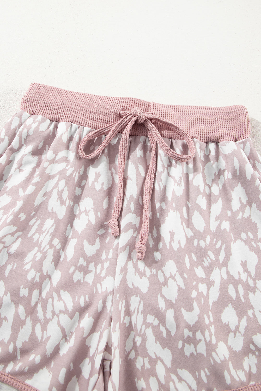 Khaki Classic Leopard Arched Hem Elastic Waistband Casual Shorts