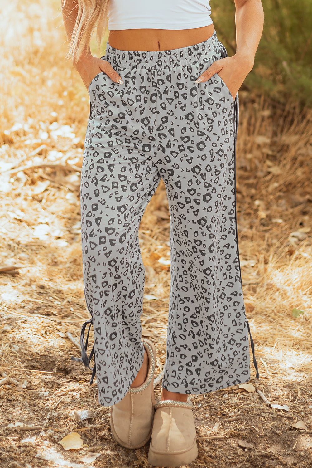 Pantalon droit taille haute léopard gris avec nœud latéral