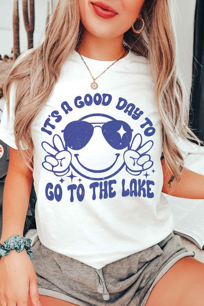 ITS A GOOD DAY TO GO TO THE LAKE Graphic Tee