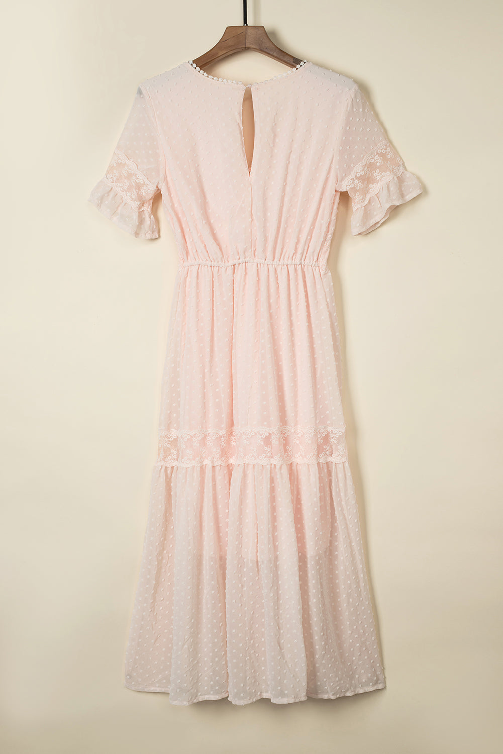 Robe longue en plumetis à bordure en dentelle