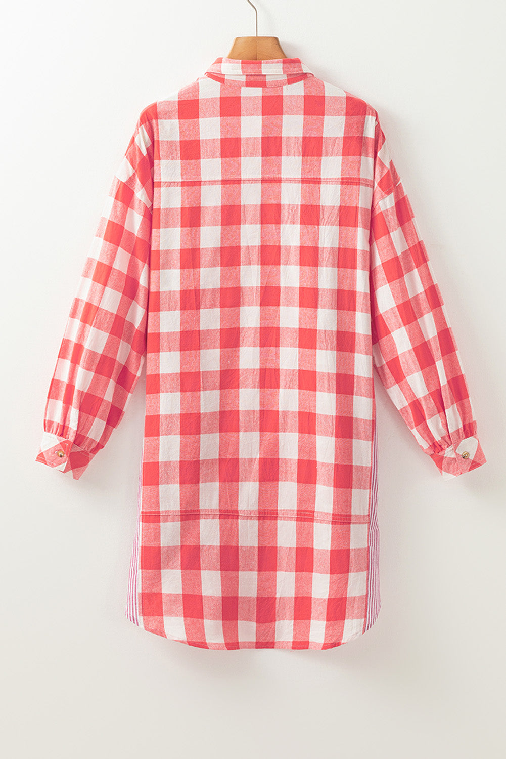 Robe chemise oversize rose à carreaux avec manches bouffantes et ourlet arrondi