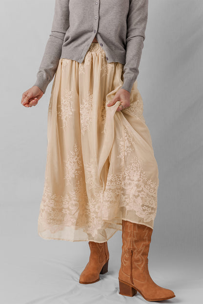 Jupe longue fluide en tulle brodé couleur avoine