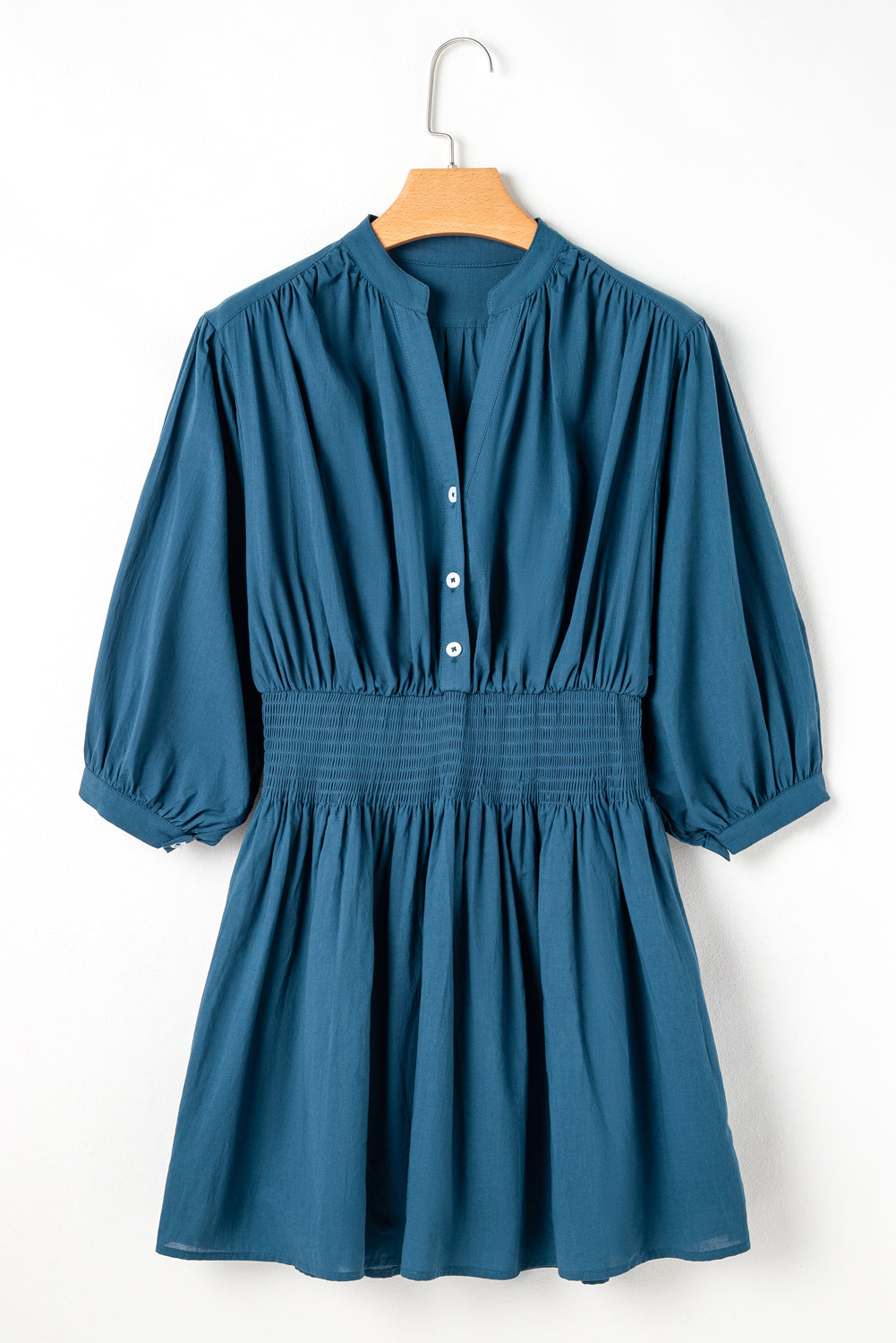 Mini-robe boutonnée à taille haute froncée et manches 3/4 bleu de Prusse