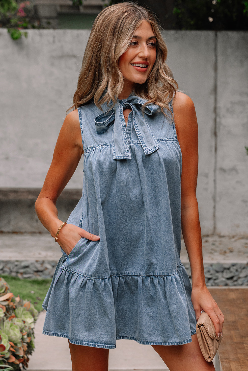 Robe sans manches en chambray volantée à nœud papillon bleu sarcelle véritable